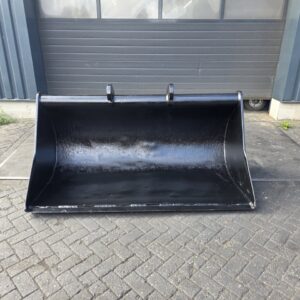 brede bak cw40